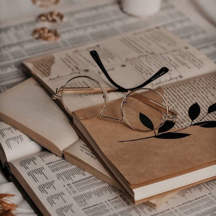 tainaKKp's tweet photo. ⋆࿐ Livros lidos em 2022. ᥫ᭡ 
             ↬a thread 📖

❝Foram os livros que me fizeram sentir que talvez eu não estivesse completamente sozinha.❞ https://t.co/6CaMt2u2hA