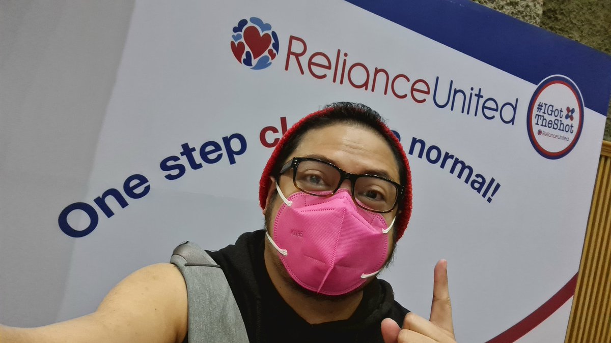 GusAgustin's tweet photo. Got my booster shot today thanks to #AccenturePH! Even saw our Managing Director get vaccinated and got surprised when he said hello even though I was in incognito mode with my mask and beanie Just happy that me and my parents already got boosters. #GoodJab #modernabooster https://t.co/A0BgSyhdVx