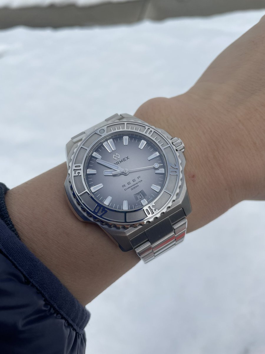 KMachi49's tweet photo. おはようございます。
朝の冷え込みで圧雪が凍っております。転倒注意です。😅
この後夜中からまた雪の様子です。😱
私は正月関係なく仕事しております。今日もこれから出勤。束の間の癒しです。
#フォーメックス族
#formexreef https://t.co/EfFJwceA49