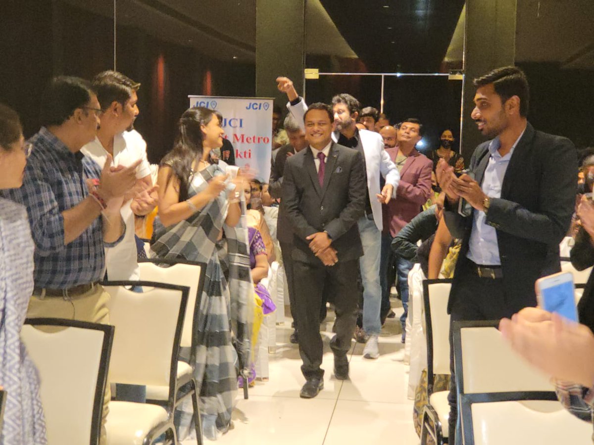 AgrawalAshishS's tweet photo. Very few time in life we get chance to work to make difference. Yesterday I took oath as President for #JCI Surat Citizens. I am committed to work tirelessly for rest of the year to bring positive things in society! https://t.co/DVlrzqqvLM