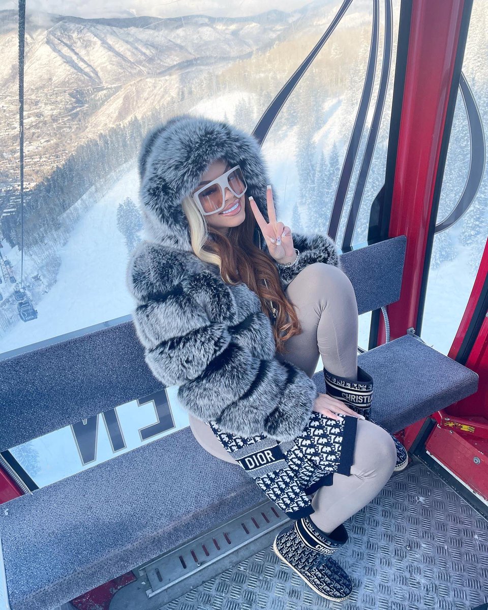 Latto's tweet image. Aspen ❄️