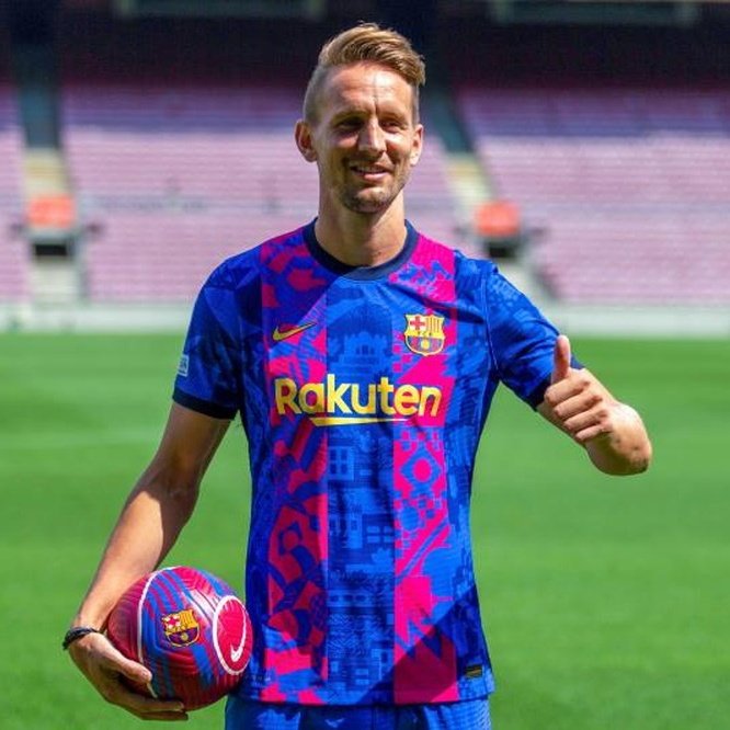 Brandon36515424's tweet photo. @ActuBarcaFR Incroyable magistrale hallucinant tellement de mots pour décrire Luke de jong #lukedejong #Barca https://t.co/L0WpCmxEJy