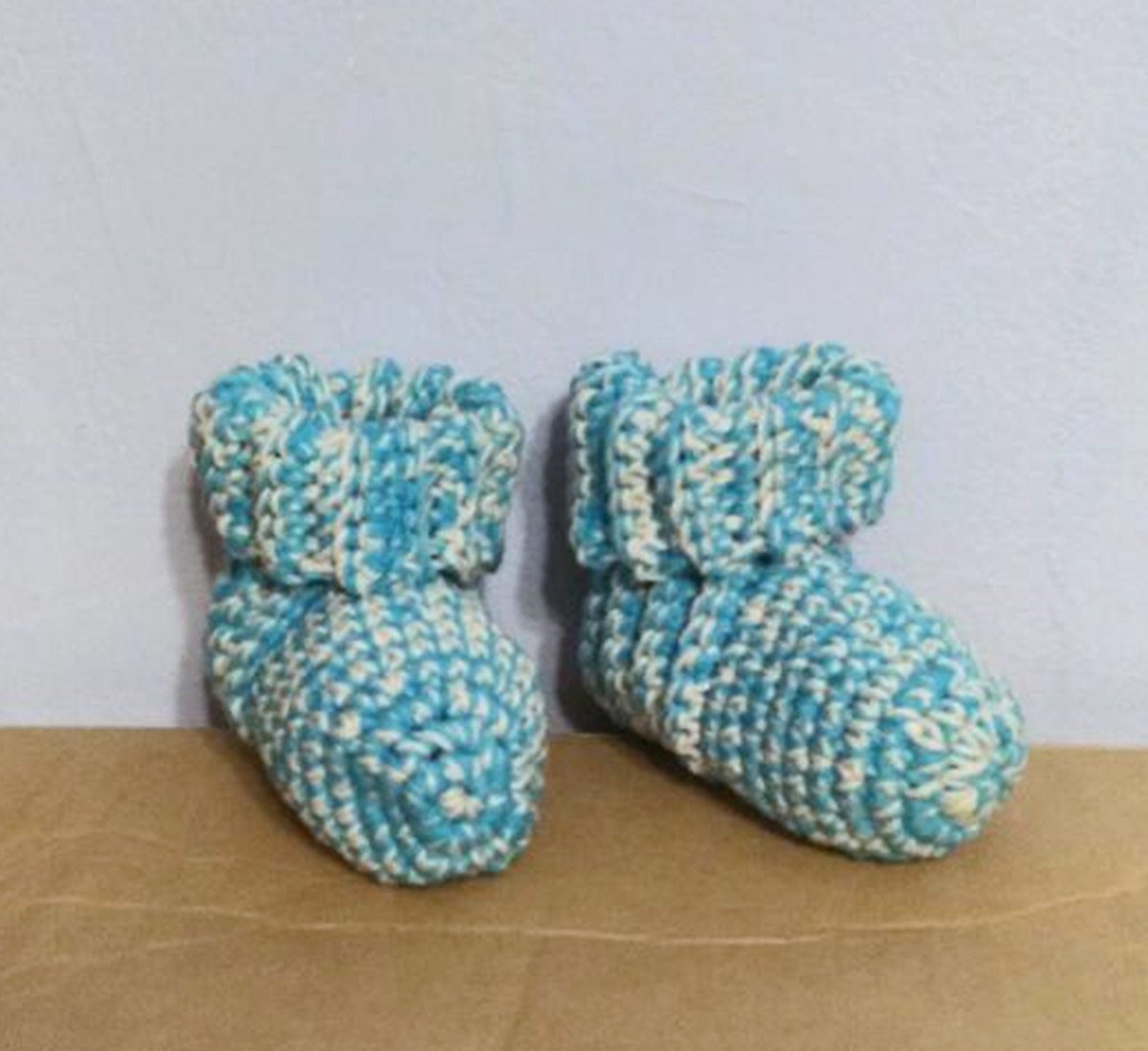 debscrochet's tweet photo. Excited to share the latest addition to my #etsy shop: Slipper Bed Socks / Booties- Size 6/7 https://t.co/xLhbU3T0bU #handmadebooties #footwear #debbiecrochets #crochetbooties #adultteensize #knitslippe#EtsySocial #pottiteam #giftforher #Sales @SympathyRTs
#TMTinsta https://t.co/P97hL7ZsMs