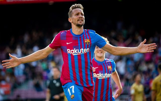 Brandon36515424's tweet photo. @AllanDr_ Incroyable magistrale hallucinant tellement de mots pour décrire Luke de jong #lukedejong #Barca https://t.co/plHiEeiajh