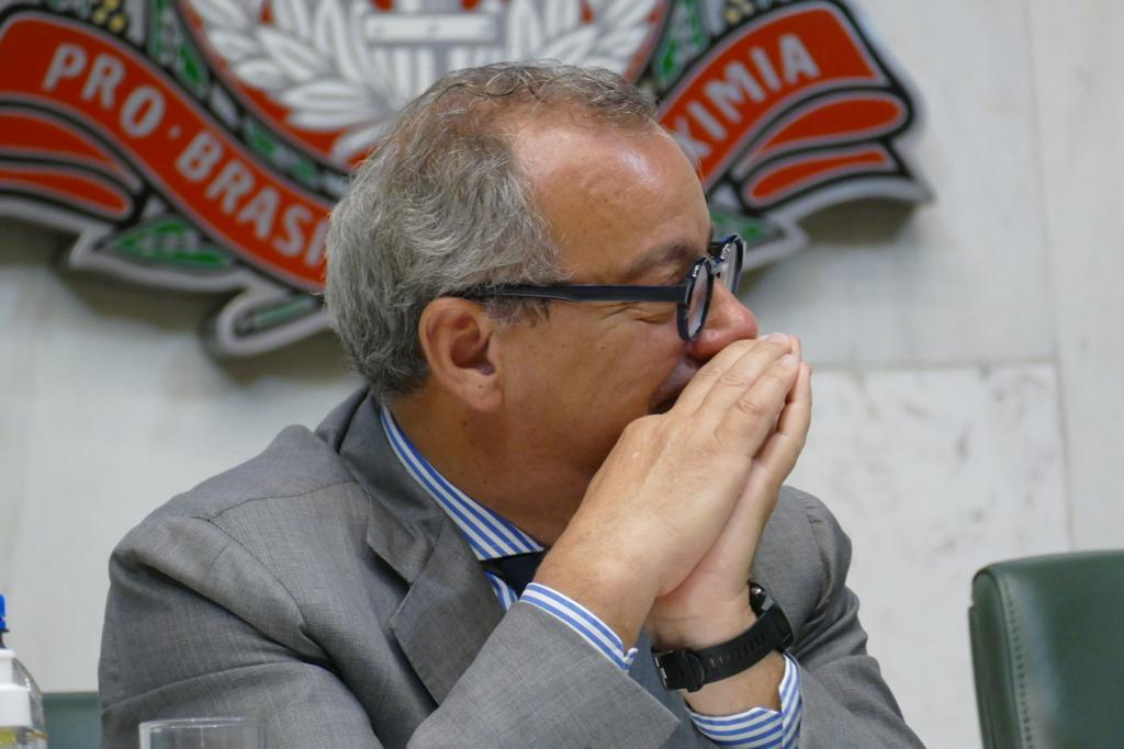 ItalyinSaoPaulo's tweet photo. Un grande saluto al Console Generale @larosa_filippo che termina la sua missione a San Paolo.
Un ringraziamento speciale da parte di tutta la squadra di @ItalyinSaoPaulo e in bocca al lupo per il nuovo incarico! https://t.co/ZVs1i34MMZ