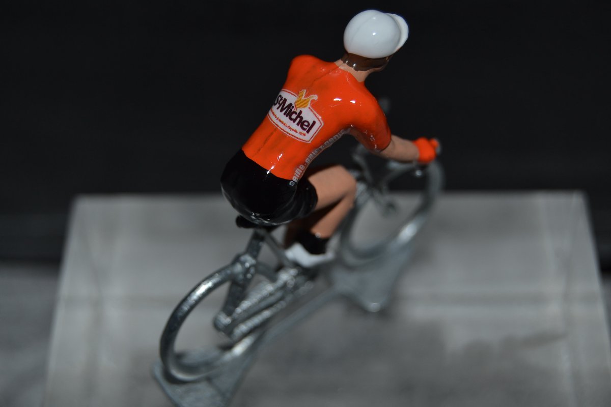 Petitcycliste's tweet photo. St Michel Auber93 2021 - petit cycliste figurine disponible ici : https://t.co/Fp8FyKM40k #MadeinFrance #Ilombardia #cyclisme #cycling #TDF2022 #UCITCL #cyclocross #eurocross21 #Iserbyt #VanAert #Aerts #GBCT #ColduVAM https://t.co/JdkNFBfQk6