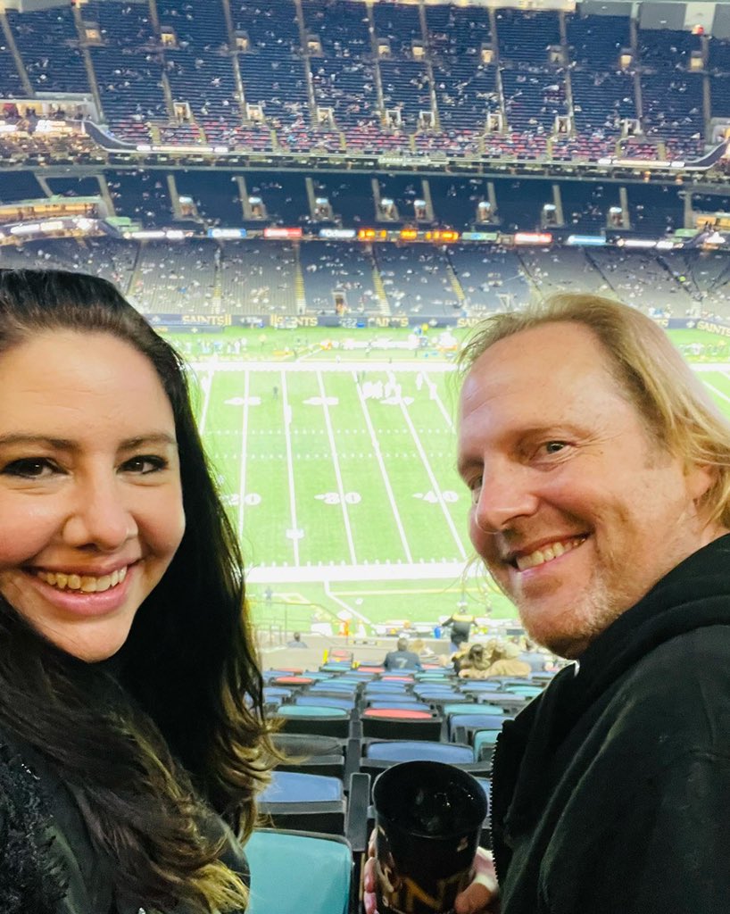 FradyKatSoprano's tweet photo. #saintsgameday #saints https://t.co/nP5Rj9VWJg
