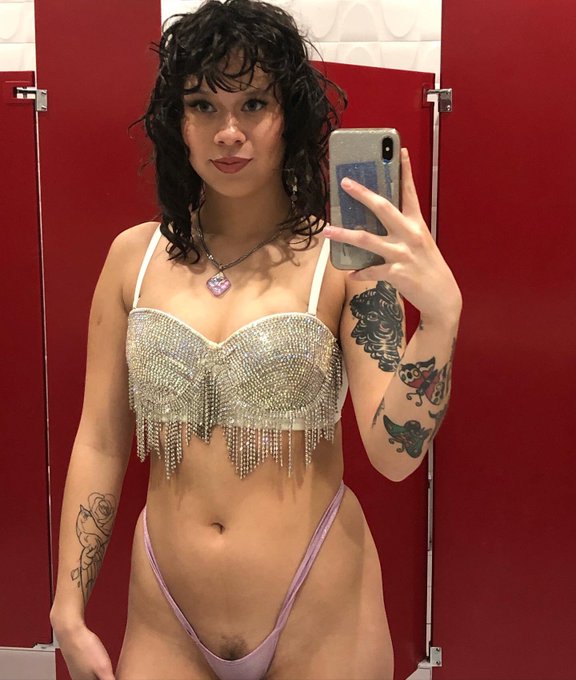 Lotus Lazuli’s pics and videos