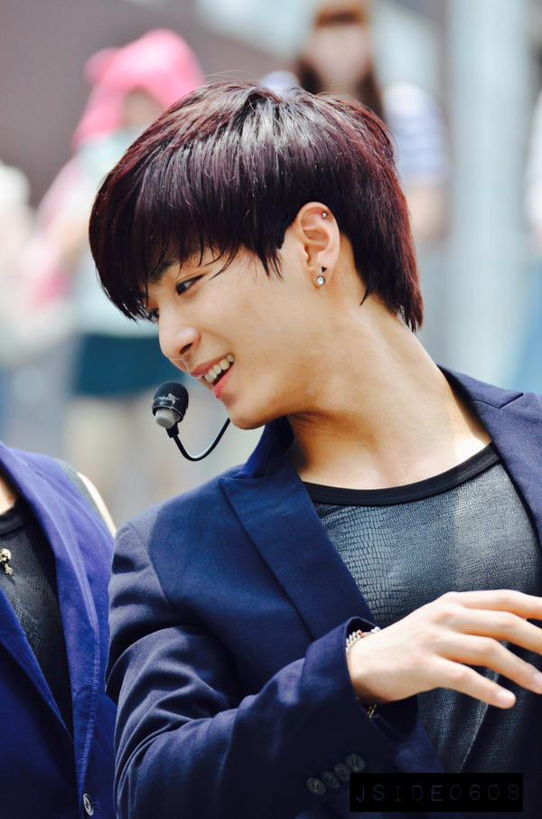 jonghyeonpics's tweet photo. #JR #김종현 #NUEST #뉴이스트 ★ https://t.co/UIsHFjV3Ne