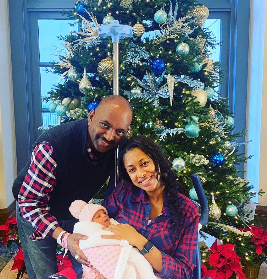 ልጃችን ሉላደይ ለፈረንጆች ገና ዋዜማ ተወለደች። እኛም ዓይናችንን ባይናችን፣ ያብራካችንንም ክፋይ አየን፥ ታቀፍናትም። ፈጣሪ ምስጋና ይግባውና እነሆ በወላጆች ተርታ ተመደብን: ወግ ማዕረጉንም ተጎናጸፍን። በጣምም ደስ አለን!