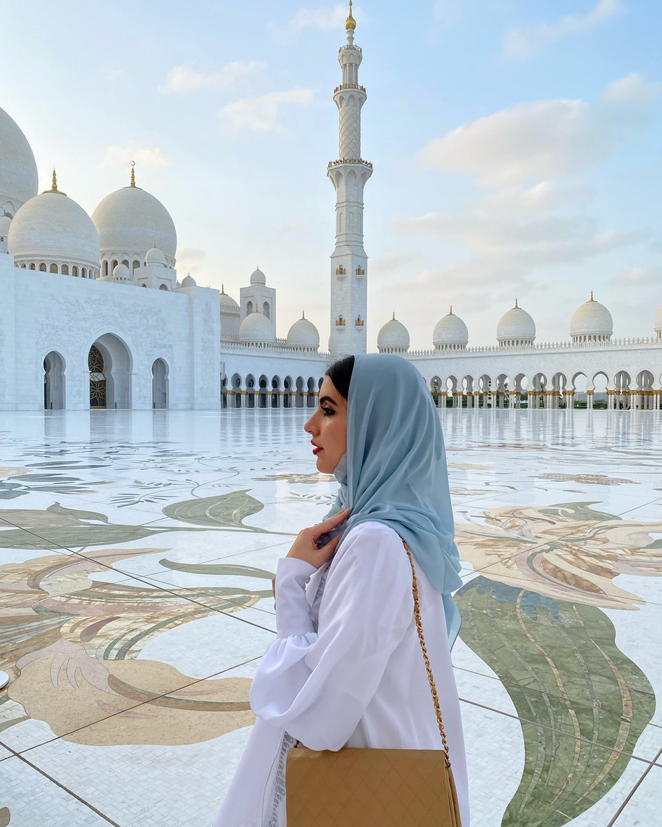 Let 2022 fill you with joy, peace, and love 🤍🕊🙏🏼