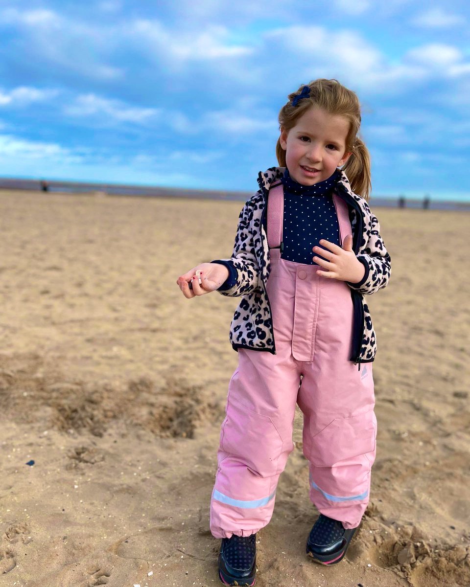 austwick_anne's tweet photo. Anya collected some shells at the beach and said “I want to show Miss Thomson” ☺️ she’s excited to see you and Mrs Trev and her friends again this week 💫 @BPSReception1 https://t.co/mB2hPcw5H1