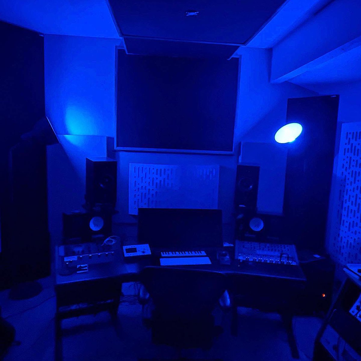 ShaneHunterlive's tweet photo. It had been 12+ years since I hung out with my great friend and talented music producer, Luis Salazar. Luis, Jose and I created my “Therapy” Hip-Hop album. Good times catching up and chilling. Wishing you continued success with many future Latin Grammy’s. 🎙🎤🎶🎹#goodvibes https://t.co/QnLIpkxIDB