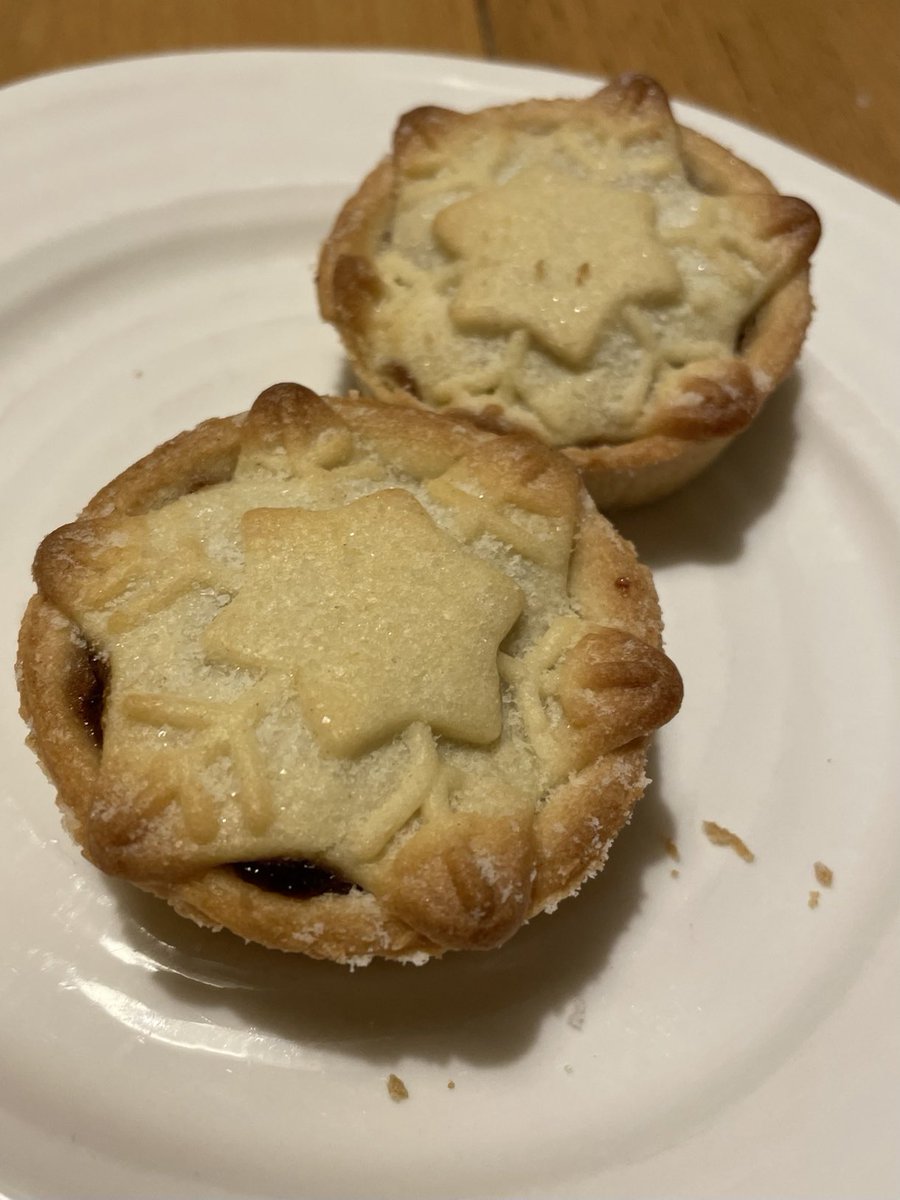 NickyGoldberg's tweet photo. I’m starting a campaign to make mince pies available all year. Who’s with me? https://t.co/q0pDf6eAcp