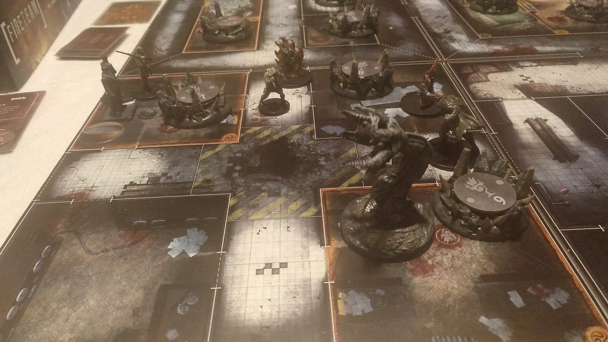 ramonth_iv's tweet photo. Ha costado pero hemos derrotado a lo que fuera el Sargento Quinn, con lo que solo falta un escenario para acabar la segunda expansión de este juegazo ! #fireteamzero https://t.co/bVrSqTqSFe