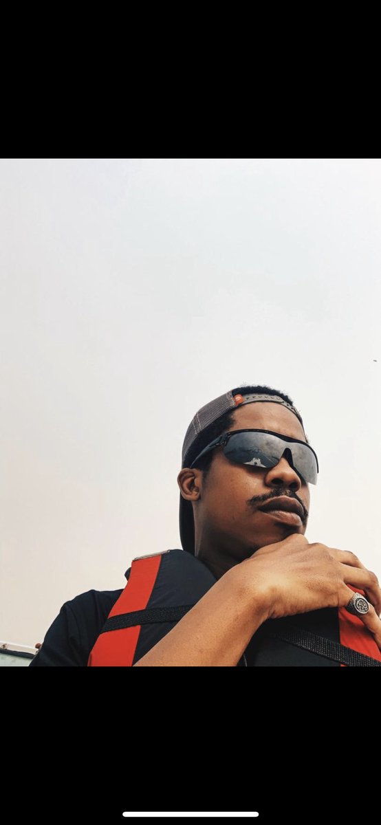 iamthiagho's tweet image. I played around with photoshop. Just like my podcast, I started. 🥂