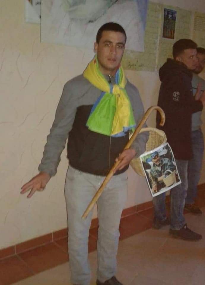 GuixolsR's tweet photo. La repressió no s'atura al #Rif, el règim alauita del #Marroc, lluny d'alliberar els presos polítics, el passat 14/12/2021 ha condemnat un altre activista rifeny #KarimOudriss a 5 anys com sempre sedició, delictes contra l'estat #FreeKarimOudriss
#FreeAllRiffianPoliticalPrisoners https://t.co/DOz1wwfN3w