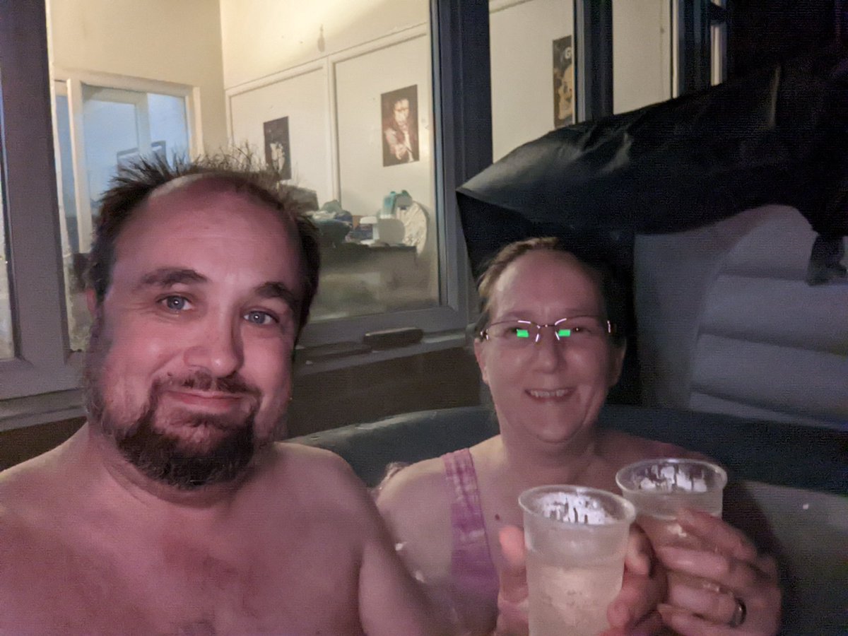 CaptSauve's tweet photo. Post-Christmas decorations take down hot tub photo. Especially for @ZPNHS and the #SCW_DI team, who I'm sure will be thrilled! 😁 https://t.co/ngEgBP3Mt2