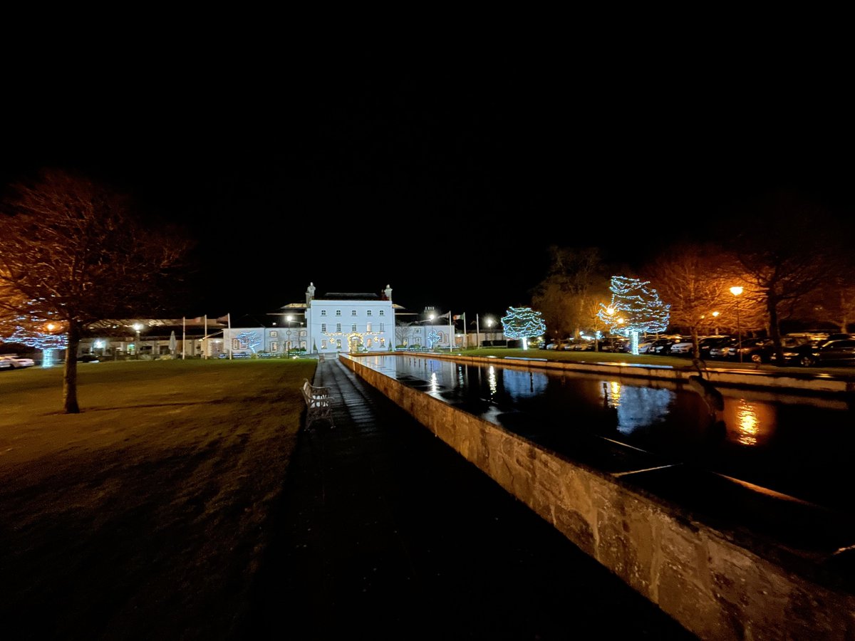 enfieldonline's tweet photo. Last of the Christmas nights, @johnstownestate Enfield, Meath. https://t.co/wauzDTluzn