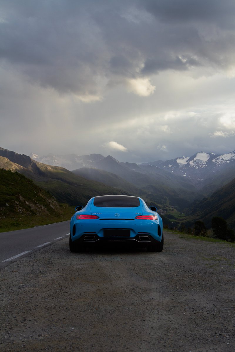 MercedesBenzUSA's tweet photo. Get used to the view, you'll have trouble getting ahead of it. #AMGGTC https://t.co/jzV5KY7jPU
