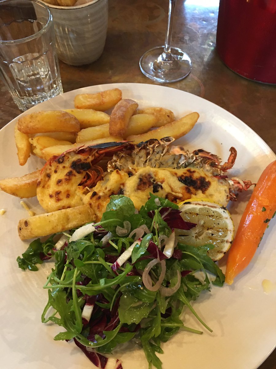 DebLaughton's tweet photo. Thinking about my deeelicious Lobster Thermidor lunch at @jamesmartinchef ‘s ‘The Kitchen’ at @chewtonglen
#Yummy
#JamesMartin
#FirstSunday2022 https://t.co/sGSOHehdiR