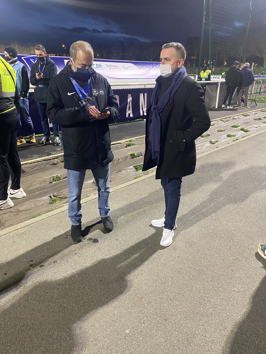Magnifique match entre ESA Linas-Montlhéry et Amiens SC Football. Mené 3/0 par Amiens, les essonniens sont revenus à 3/3 au bout du temps additionnel. 

Linas s’incline aux tirs  aux buts .

Tres heureux de voir mon ami et secrétaire général de <a href="/LPIFF75/">Ligue de Paris Île-de-France de Football</a> <a href="/AhmedBouajaj/">Bouajaj Ahmed</a> .