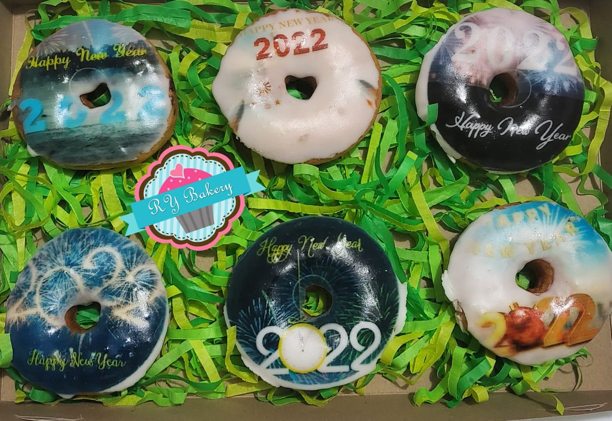 RYBakery's tweet photo. El 2022 nos regresará la esperanza de volvernos a abrazar. ¡Feliz año nuevo!. #RYBakery #LaVidaEsDulce #Donas #DonasDecoradas #Donuts #DonutsLover #FelizNavidad #Navidad #MerryChristmas #FelizAño #FelizAño2022 #HappyNewYear #HappyNewYear2022 https://t.co/bmW4CGyJDE