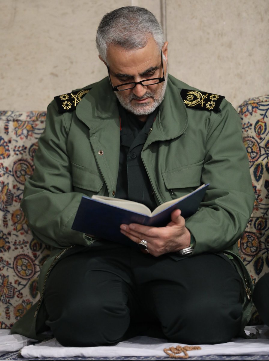 zainabezz3's tweet photo. كم كان مؤلماً ذاك الفجر .. حين استيقظت على خبر استشهادك ... للحظة شعرتُ أنّ الكون انتهى ...والعالم ٱنهار ...وأن ساعة زوال أميركا قد حانت...كانت صدمة سوداء ممزوجة بالحزن والغضب .. ظلّ البكاء مرافقي لأيام طوال ..وقلبي يتمزق ويعتصر من الألم ..كيف لا والشهيد هو انت .. سليماني الروح . https://t.co/rCmH0TmCvi