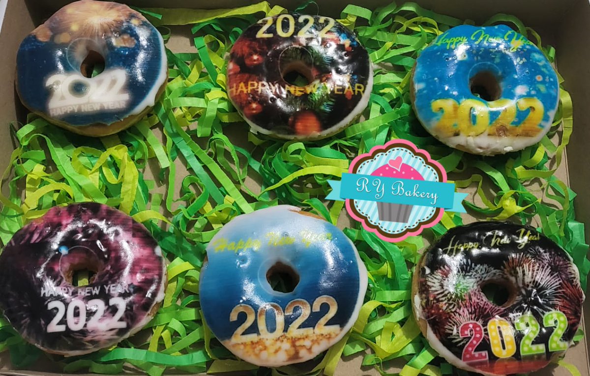RYBakery's tweet photo. En 2022 queremos seguirte acompañando. ¡Muchas gracias por tu preferencia!. #RYBakery #LaVidaEsDulce #Donas #DonasDecoradas #Donuts #DonutsLover #FelizNavidad #Navidad #MerryChristmas #FelizAño #FelizAño2022 #HappyNewYear #HappyNewYear2022 https://t.co/EZ2epmWKsY