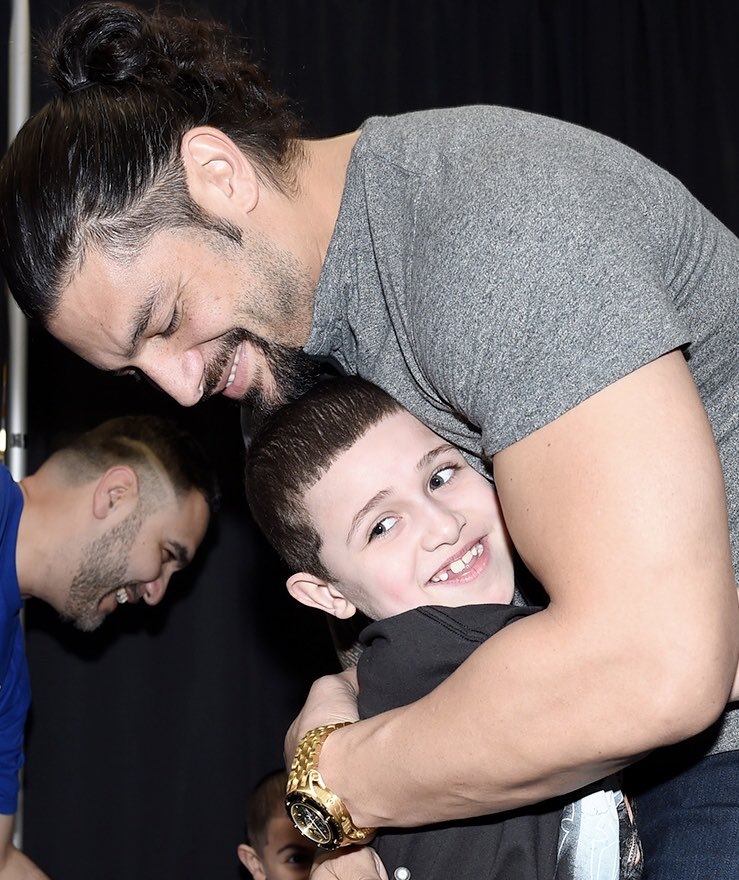 YamayanekoS's tweet photo. #RomanReigns #GetWellSoonRoman 💙 https://t.co/mQdoSGCY0v