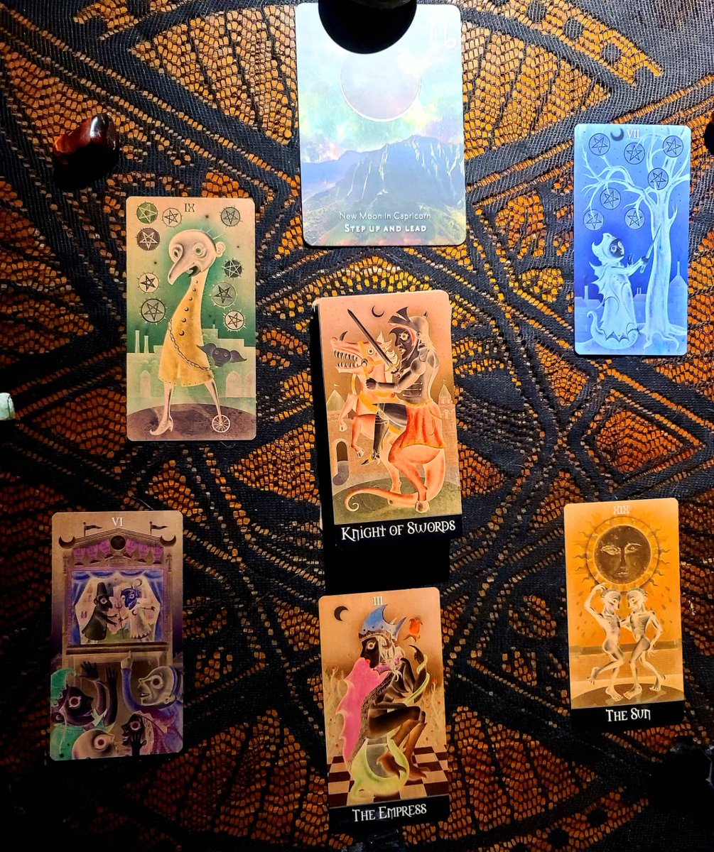 tarot_crow's tweet photo. Happy New Moon, everyone! What do you want to manifest? Now's the time to begin planning for it! Read the full reading on my Instagram or Facebook pages! https://t.co/EPBCzZ8FI1