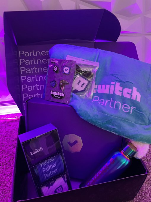 Thanks @Twitch for having me on the platform. I look forward to 2022 💜 https://t.co/iUtQOWJ8kf<a class="tags" target="_blank" title="On Twitter" href="/?out=eyJ0eXAiOiJKV1QiLCJhbGciOiJIUzUxMiJ9.eyJpYXQiOjE3MTg2ODA4MDIsImlzcyI6InR3cG9ybnN0YXJzLmNvbSIsIm5iZiI6MTcxODY4MDgwMiwiZXhwIjoxNzUwMjE2ODAyLCJyZWRpcmVjdF91cmwiOiJodHRwczovL3R3aXR0ZXIuY29tL1R3aXRjaCJ9.cyfwlaJhEiVF_pOsoioRkuIMH3a0uKp_pXxlOqMFR_nIgUbMkRMOtod8qSZ8rFURjvGGdoBIQhZa_BzzFtuEWw">@Twitch</a><a href="/tag/newtiktok"class="tags"><span>#newtiktok</span></a><a href="/tag/haiphuthon"class="tags"><span>#haiphuthon</span></a>