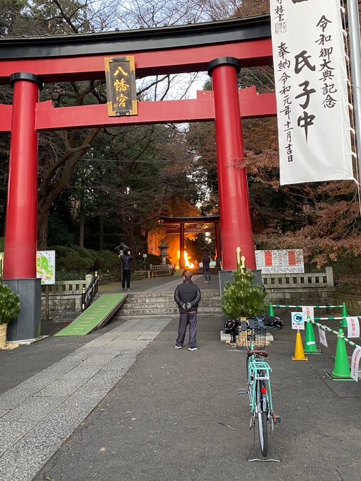 火事 東京都杉並区大宮2丁目 大宮八幡宮 参道の屋台から炎あがる 爆発音聞こえた 現地の画像で被害状況まとめ 1月3日 まとめダネ