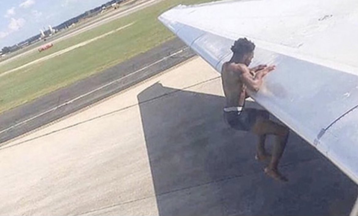 FIIY0OOWUAU6A2T?format=jpg&name=medium