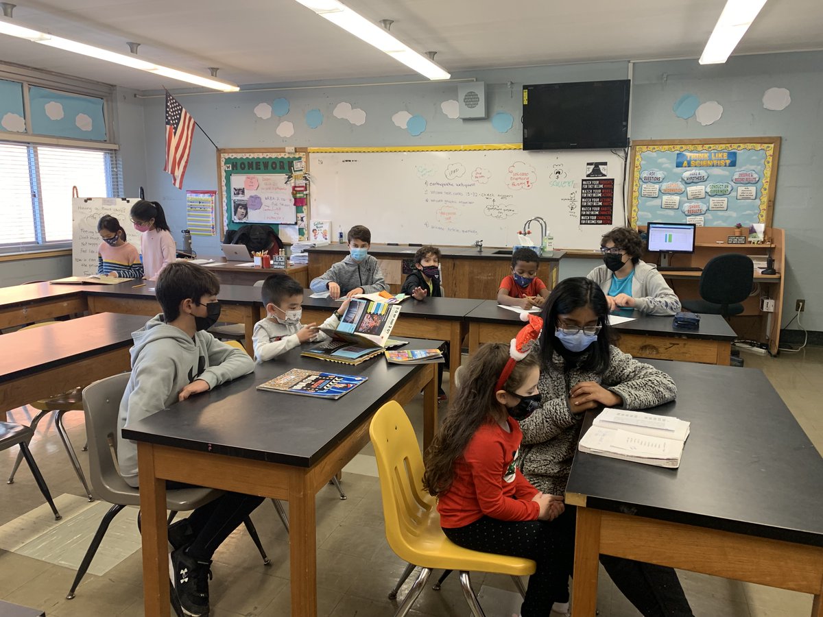 LIS4Gifted's tweet image. John Dewey, the father of education, believed that learning is socially constructed.  
At LISG we believe that too!  
Our Middle/Upper School Children work with our Lower School Children as helpers, partners, and reading partners.  
#learningfromoneanother #lisgpride #lis4gifted