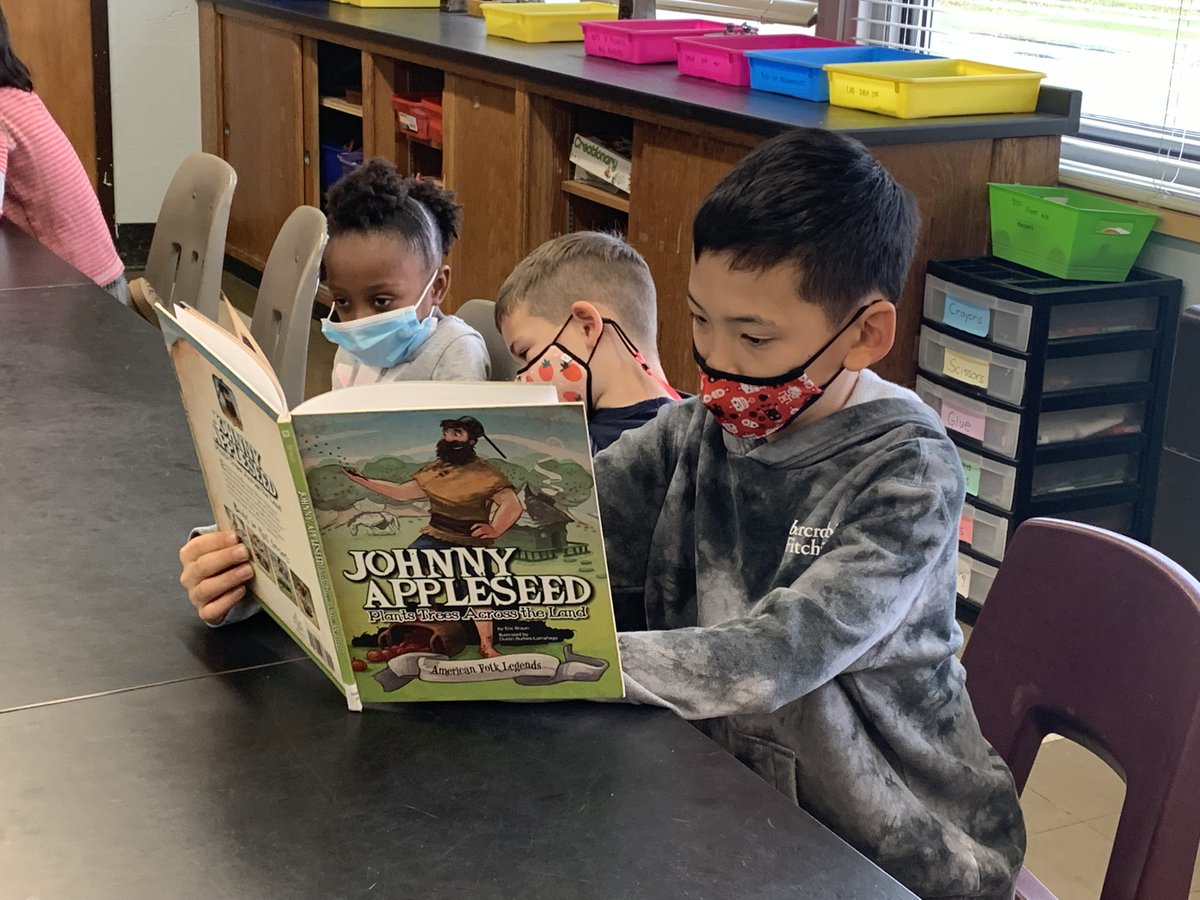 LIS4Gifted's tweet image. John Dewey, the father of education, believed that learning is socially constructed.  
At LISG we believe that too!  
Our Middle/Upper School Children work with our Lower School Children as helpers, partners, and reading partners.  
#learningfromoneanother #lisgpride #lis4gifted