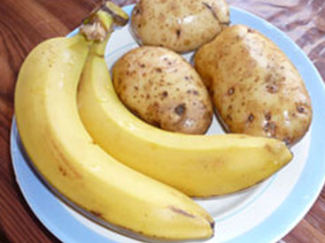 Бананы и картофель дают девять важных питательных веществ (энергетическую ценность, белок, клетчатку, железо, цинк, кальций, витамин A, витамин C и соль фолиевой кислоты), что в перерасчете на один гектар в год больше, чем зерновые или любые другие продукты питания.