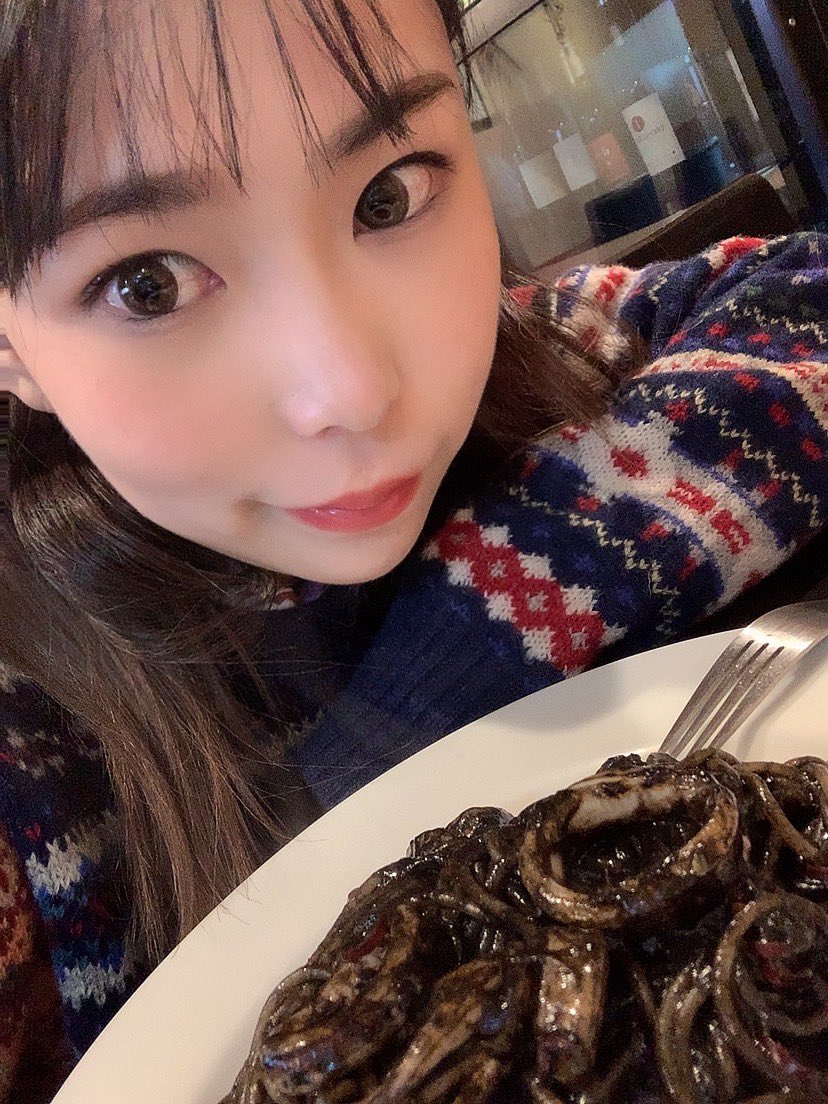 ワイン飲みたい!そしてイカスミパスタ食べたい! 吉根 ゆりあ⚜ julia_yoshine