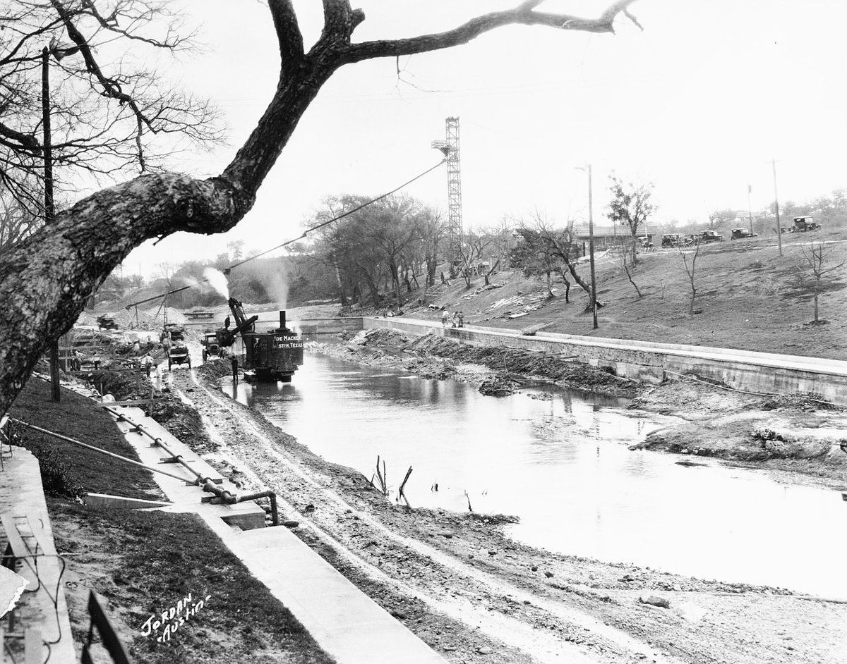 TracesofTexas's tweet photo. Building Barton Springs swimming pool in Austin, 1929. Such a fantastic place to swim, then lie on the grassy banks, look up at the clouds and watch the day slip away ... https://t.co/QD84nVj80q