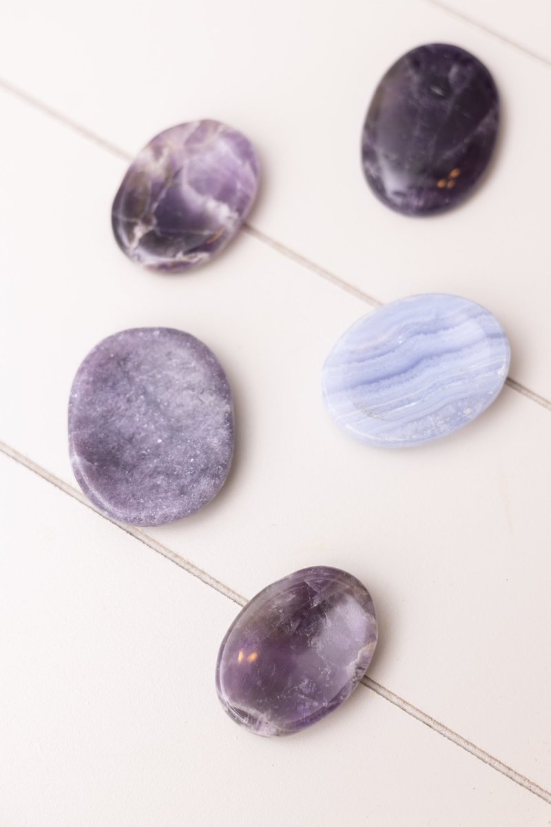 TinyRitualsCo's tweet photo. Soothe your mind with these 𝚆𝚘𝚛𝚛𝚢 𝚂𝚝𝚘𝚗𝚎𝚜 and learn to embrace change in the new year💜💫

Tap to explore the collection :: https://t.co/FuZQAmYDzL https://t.co/EET9hRqDlP