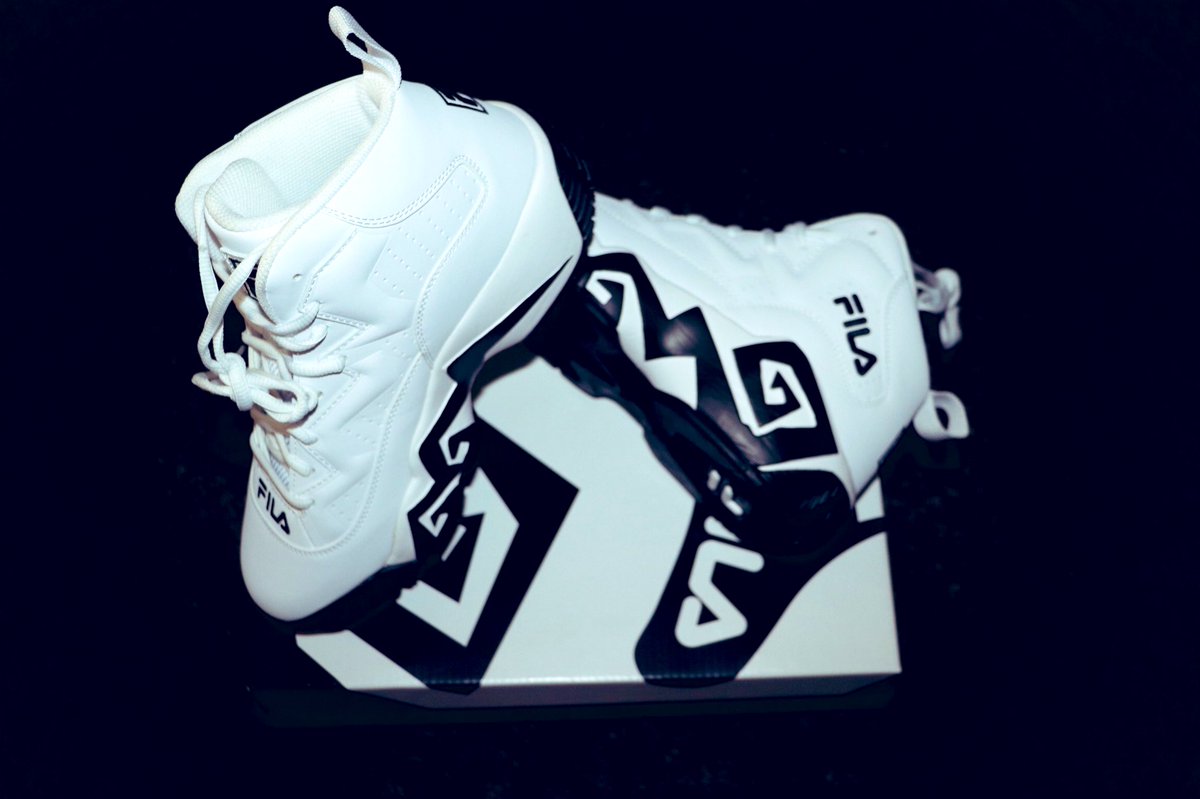 Ryusei__1029's tweet photo. FILA MB 買うた!! #FILA  #FILAMB  #スニーカー  #スニーカー好きと繋がりたい  #NIKE  #オシャレは足元から  #リツイートお願いします https://t.co/3V6tHYgyAB