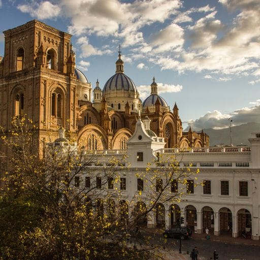 Al empezar un nuevo año, renovamos  nuestro compromiso de mejorar y superar las metas trazadas.

El AMOR por Cuenca y su gente es y será, el motor de nuestras acciones.  

Mañana reiniciamos las labores con FE en lo que viene. ¡Unidos todo es posible!