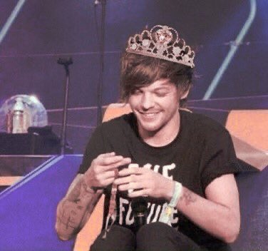 sorry for the lack of posts!! Happy new year and I can’t wait to be back to posting again soon. 🥰❤️ 

-omegalouarchive