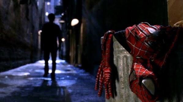 TheCinesthetic's tweet photo. Spider-Man 2 (2004) dir. Sam Raimi https://t.co/FMKYKdsjut