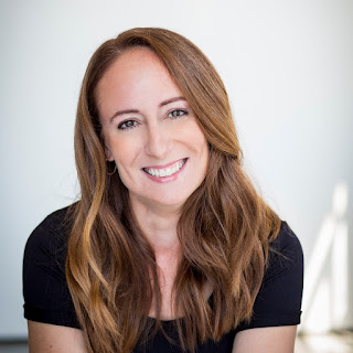 lectrice1985's tweet image. Voici mon entrevue la plus populaire de 2021 et une qui m&apos;a fait le plus réfléchir : mon invitée est @technomade , une passionnée de voyage. Pour la connaître plus et en apprendre davantage sur ses livres : unelectricecompulsive.blogspot.com/2021/11/entrev… #voyage #entrevue #technomade #lectricecompulsive