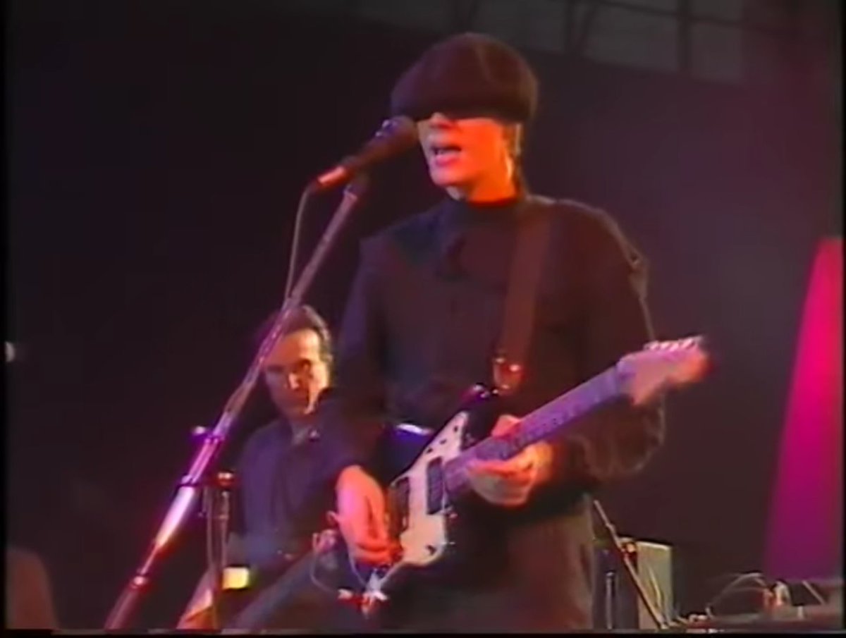 kraftdinnerlang's tweet photo. OUT for 2022: David Byrne huge suit

IN: Tom Verlaine huge beret https://t.co/xmoq2aVb3t