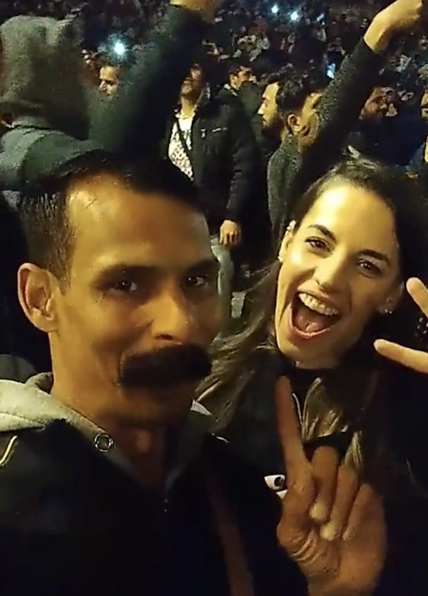 Voreios11's tweet image. Πιστευω οτι ο Πακιστανος κυριος που στο βιντεο ψαχνει τον Μητσοτακη θα ειναι ανετα υποψήφιος βουλευτης σε επομενες εκλογες. #Συνταγμα