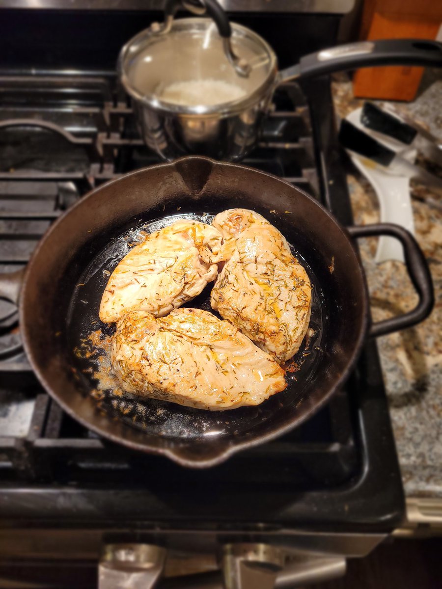 TheSalvageOper1's tweet photo. Just a wheel of chicken, there. https://t.co/qm221xAMjB