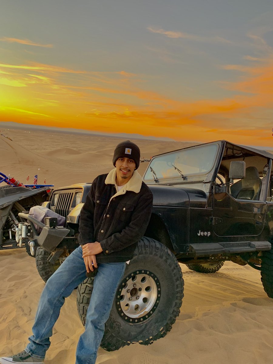 YounggWonton's tweet photo. New Years in Glamis 🤘🏽 https://t.co/ZgVf9Zyyh1