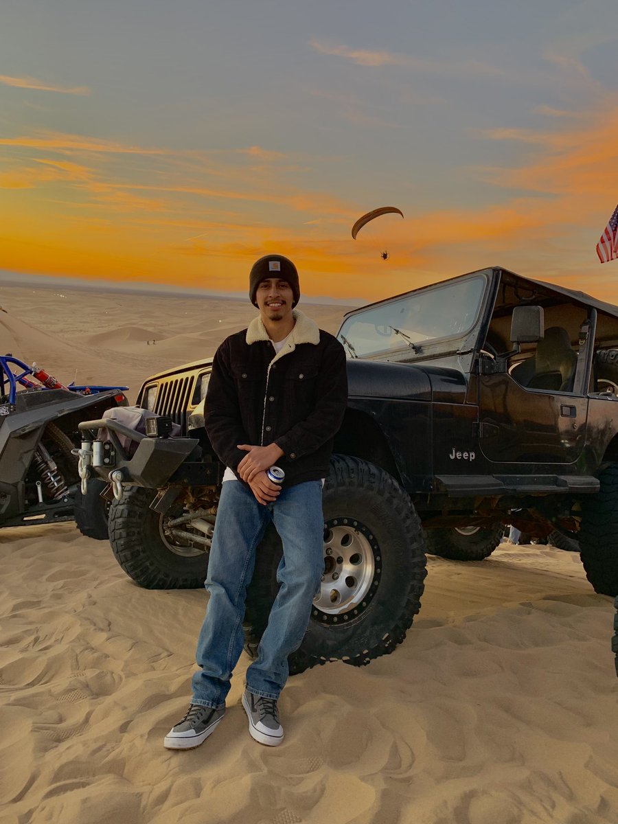 YounggWonton's tweet photo. New Years in Glamis 🤘🏽 https://t.co/ZgVf9Zyyh1